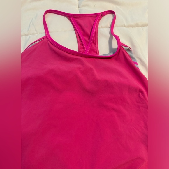 Rare Lululemon No Limits
Hot Pink tank Top Built-in Bra Raspberry Groovy Stripe - Picture 6 of 7